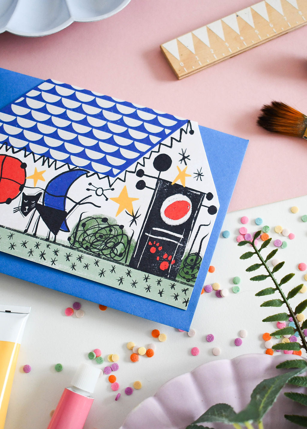 Meowro Cat cut out house